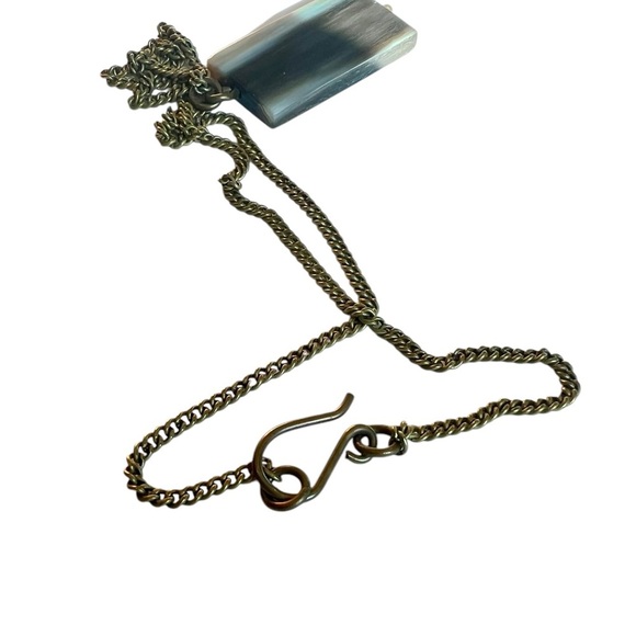 Vintage Unique Horn Pendant Necklace Gold-tone Brass Artisian Minimalist - Picture 5 of 8